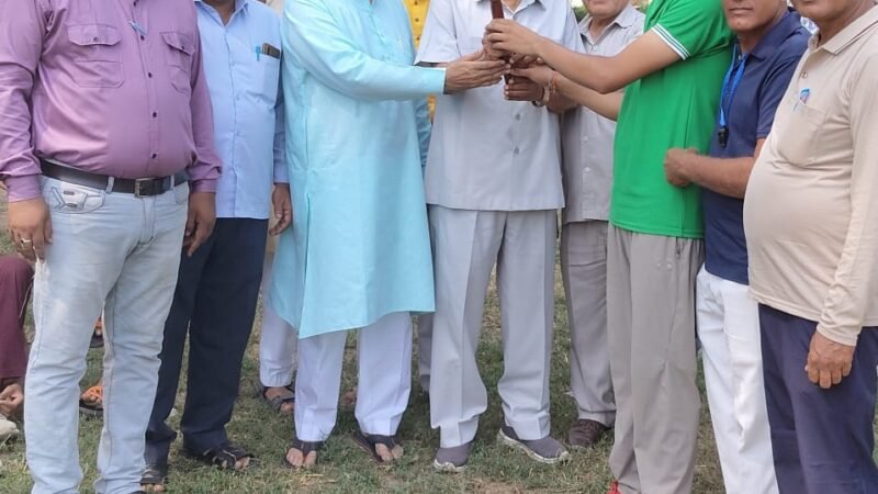 गुरुकुल कांगड़ी विद्यालय ने मशाल जलाकर विजयदशमी क्रीडा प्रतियोगिता का उद्घाटन किया