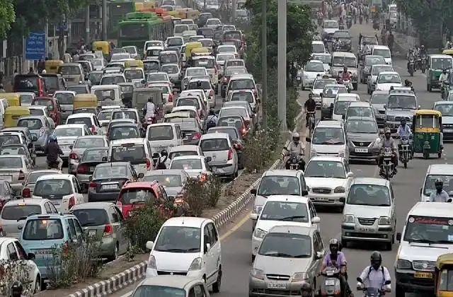 वीकेंड के चलते हरिद्वार में यात्रियों की भारी भीड़