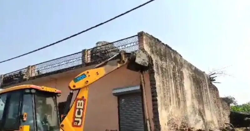 शहर में नगर निगम टीम ने अतिक्रमण हटाओ अभियान चलाया